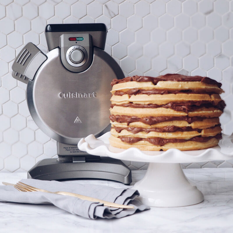 Vertical Waffle Maker — Light